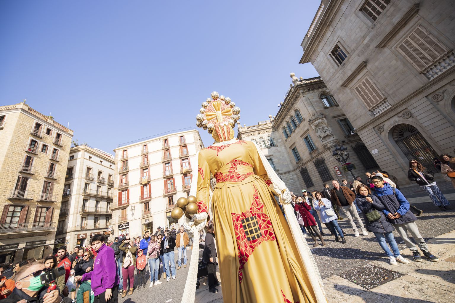 Program promoted by the City Council and managed by the Tourism Consortium to support unique, rooted, and consolidated projects in the neighborhoods, organized by socio-cultural entities and aimed at the local and international public. These projects are funded with €700,000 from the tourist tax and follow the long-term objective of redistributing and deconcentrating the economy of visitors or tourists in the city. City experiences