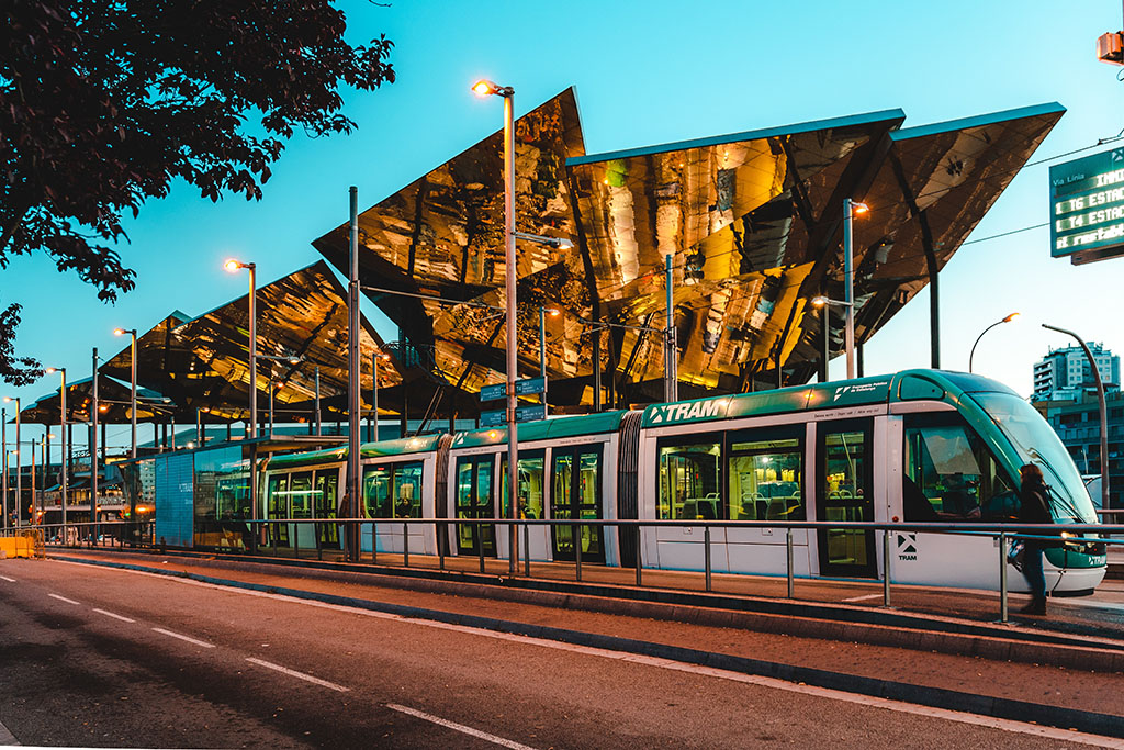 The Chamber of Barcelona, together with institutions and companies, is launching an initiative to receive industrial proposals from the sustainable mobility sector to give a boost and support to the best valued projects. HUB Industrial Mobilitat Sostenible